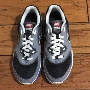 Women’s Size 9 Nike Training Shoe